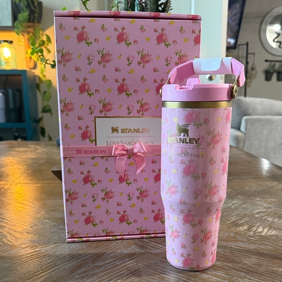 LoveShackFancy IceFlow Flip Straw Tumbler  30 OZ Ibiza Sunset New In Box - Picture 2 of 7